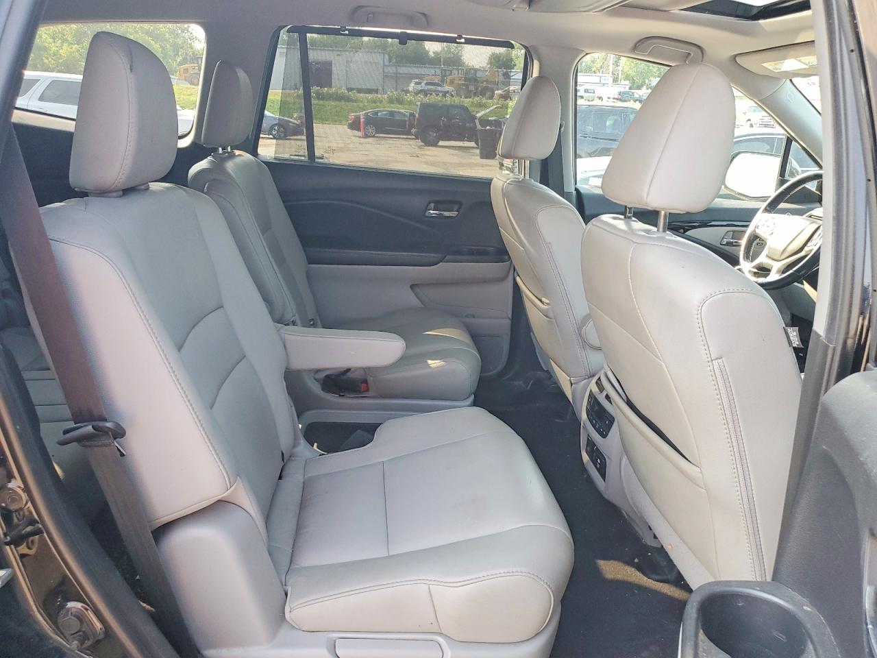 5FNYF6H6XKB093000 · 2019 HONDA PILOT · 11/13