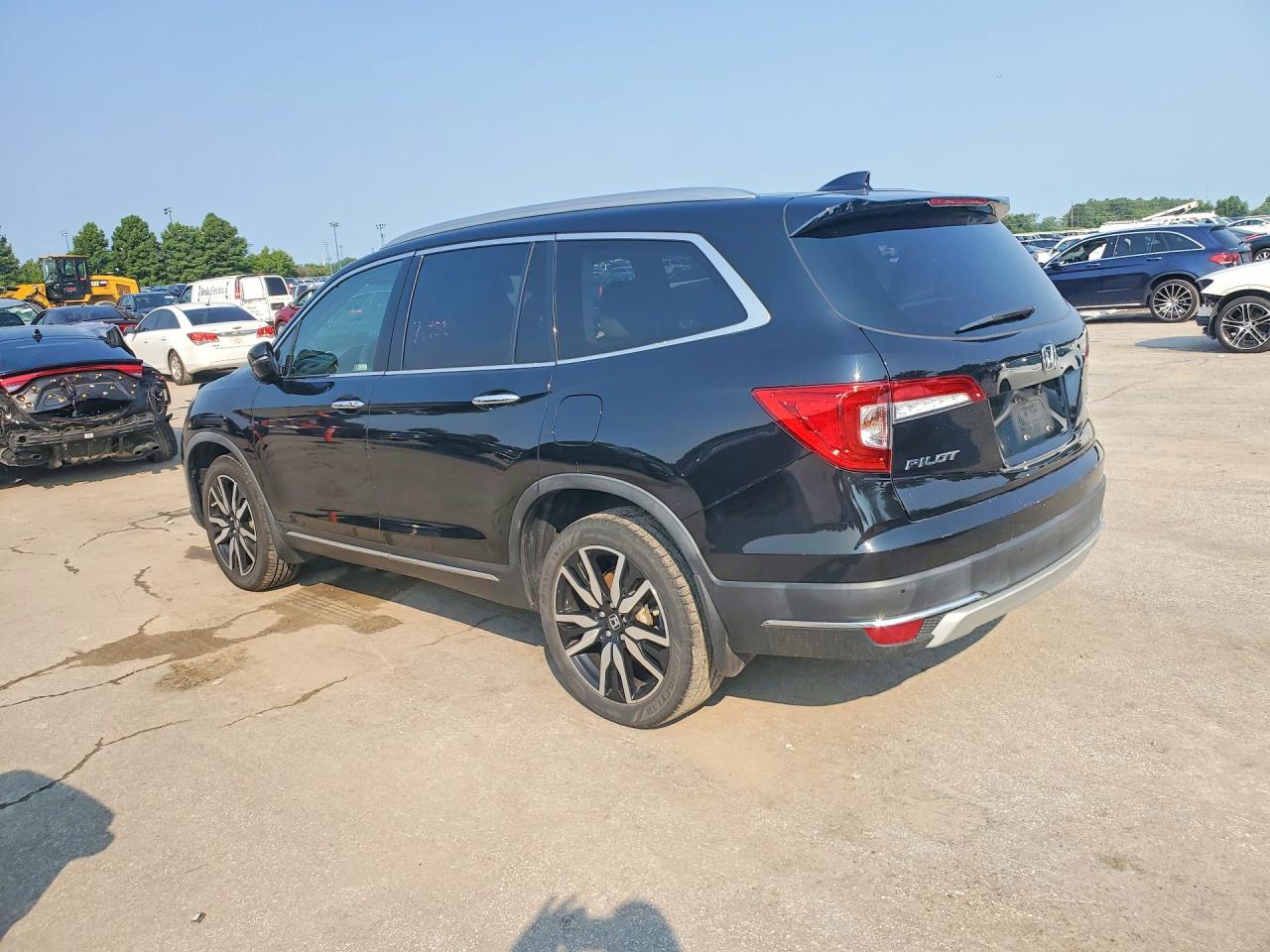 5FNYF6H6XKB093000 · 2019 HONDA PILOT · 2/13