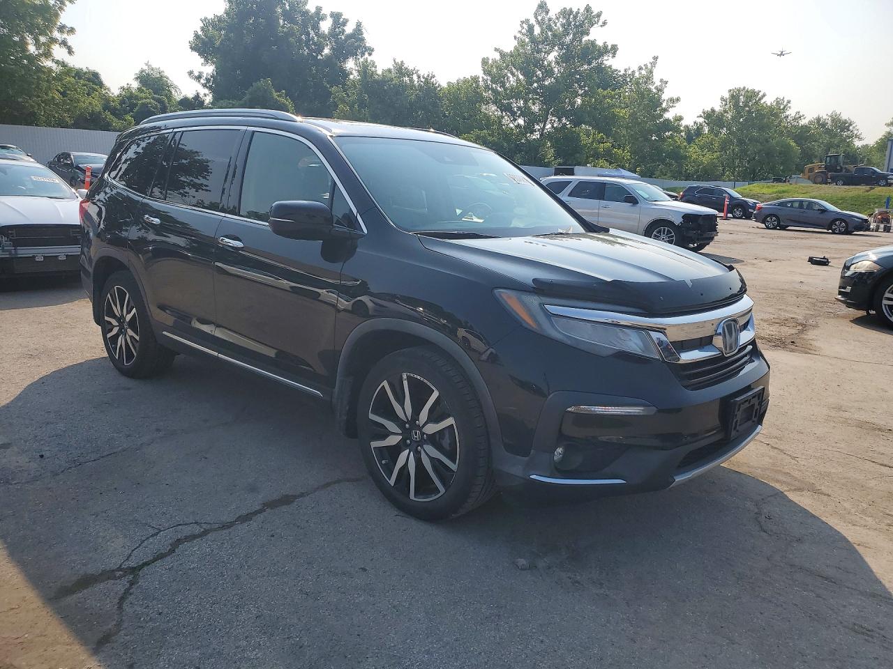 5FNYF6H6XKB093000 · 2019 HONDA PILOT · 4/13