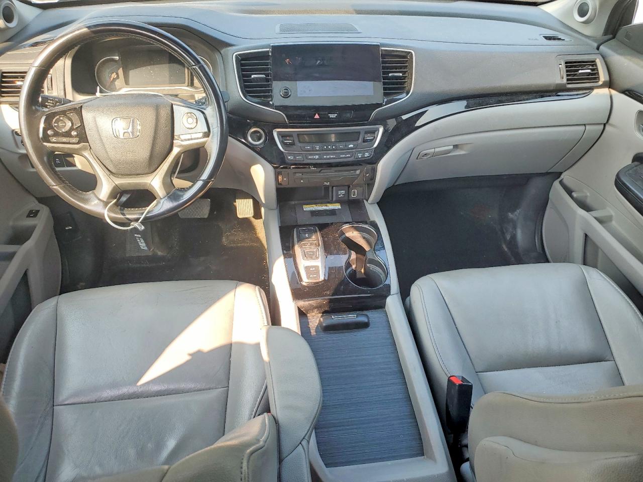 5FNYF6H6XKB093000 · 2019 HONDA PILOT · 8/13