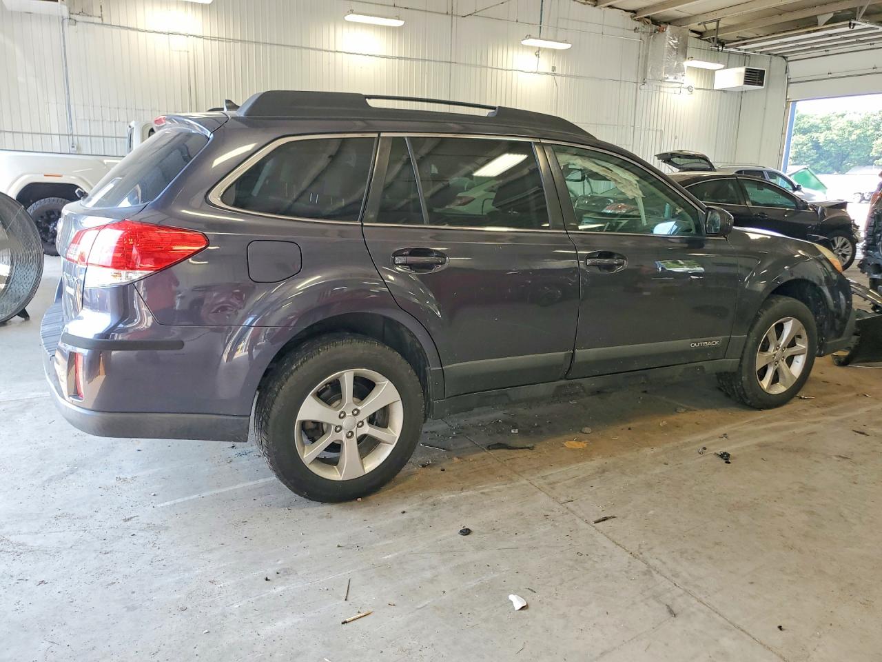 4S4BRBKC0D3287650 · 2013 SUBARU OUTBACK · 3/13