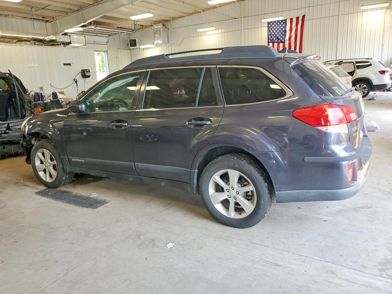 4S4BRBKC0D3287650 · 2013 SUBARU OUTBACK · 2/13