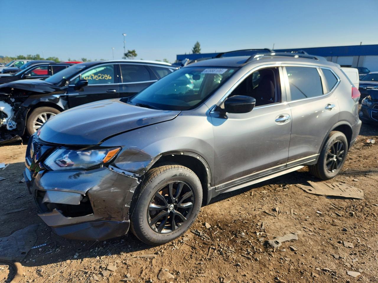5N1AT2MV4JC727103 · 2018 NISSAN ROGUE