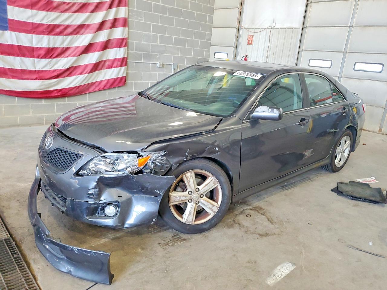 4T1BF3EK5BU755512 · 2011 TOYOTA CAMRY