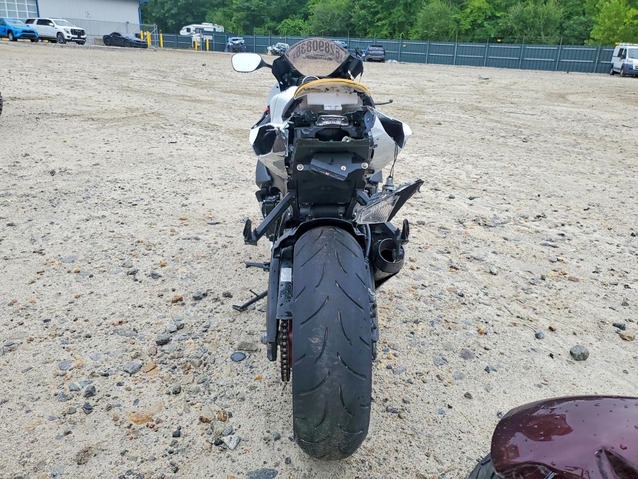 JS1GN7FA5S7101290 · 2025 SUZUKI GSX-R600 · 4/8
