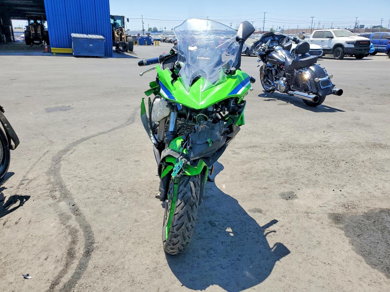 ML5EXGJ18RDA13566 · 2024 KAWASAKI EX500 · 2/9