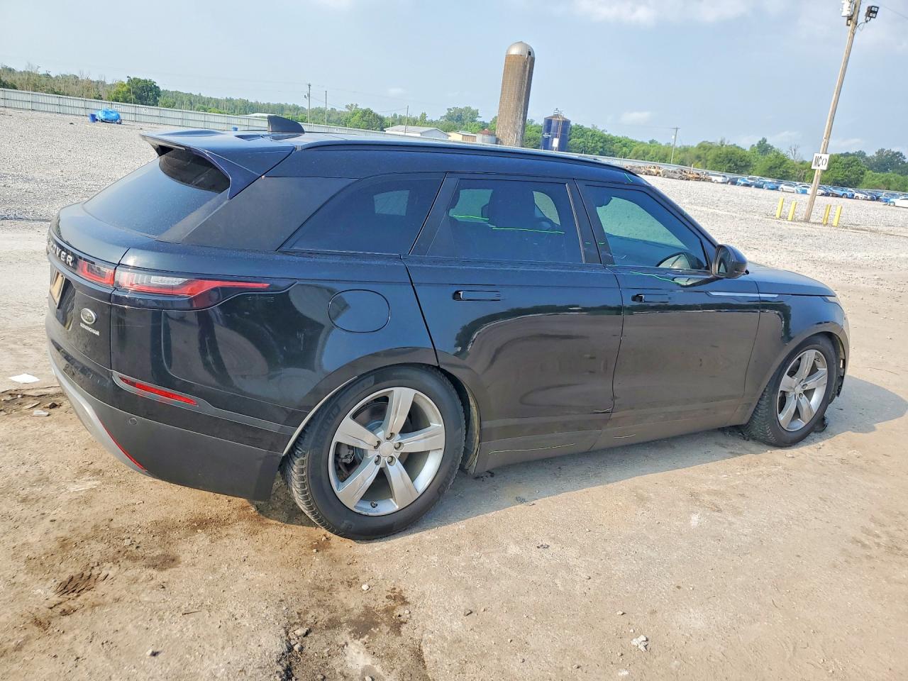 SALYB2RV5JA757925 · 2018 LAND ROVER RANGE ROVER VELAR · 3/12