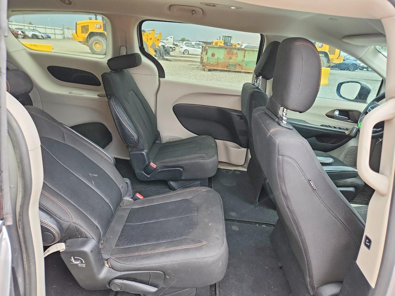2C4RC1DG3HR517628 · 2017 CHRYSLER PACIFICA · 11/13