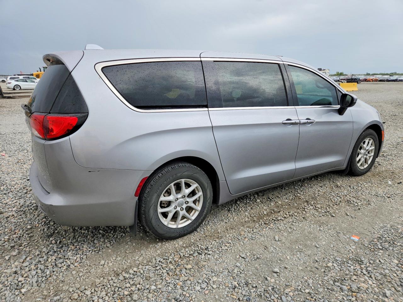 2C4RC1DG3HR517628 · 2017 CHRYSLER PACIFICA · 3/13
