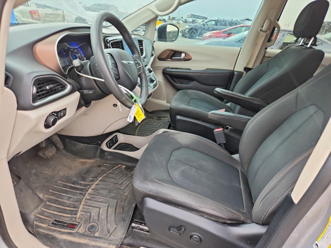 2C4RC1DG3HR517628 · 2017 CHRYSLER PACIFICA · 7/13