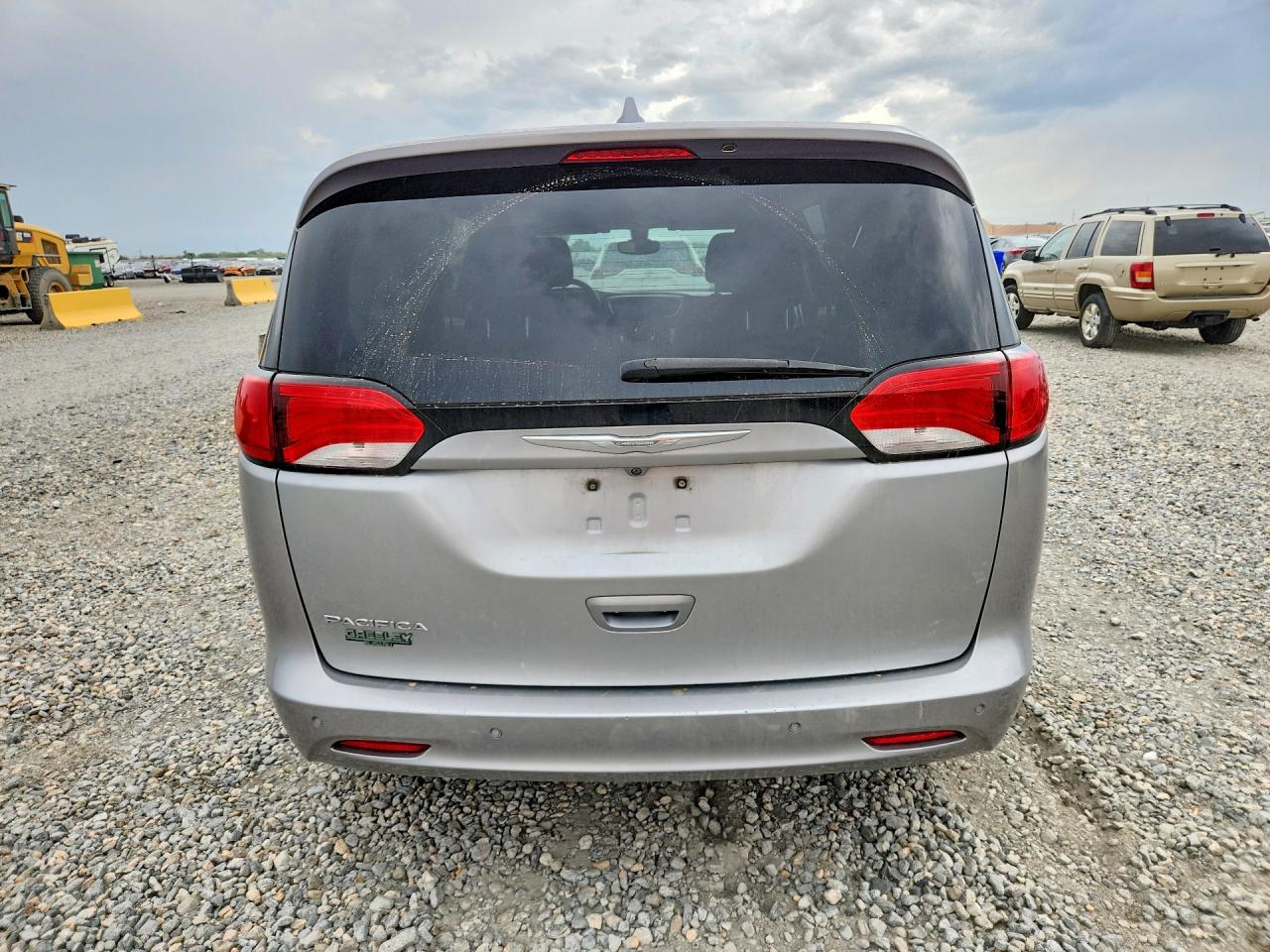 2C4RC1DG3HR517628 · 2017 CHRYSLER PACIFICA · 6/13