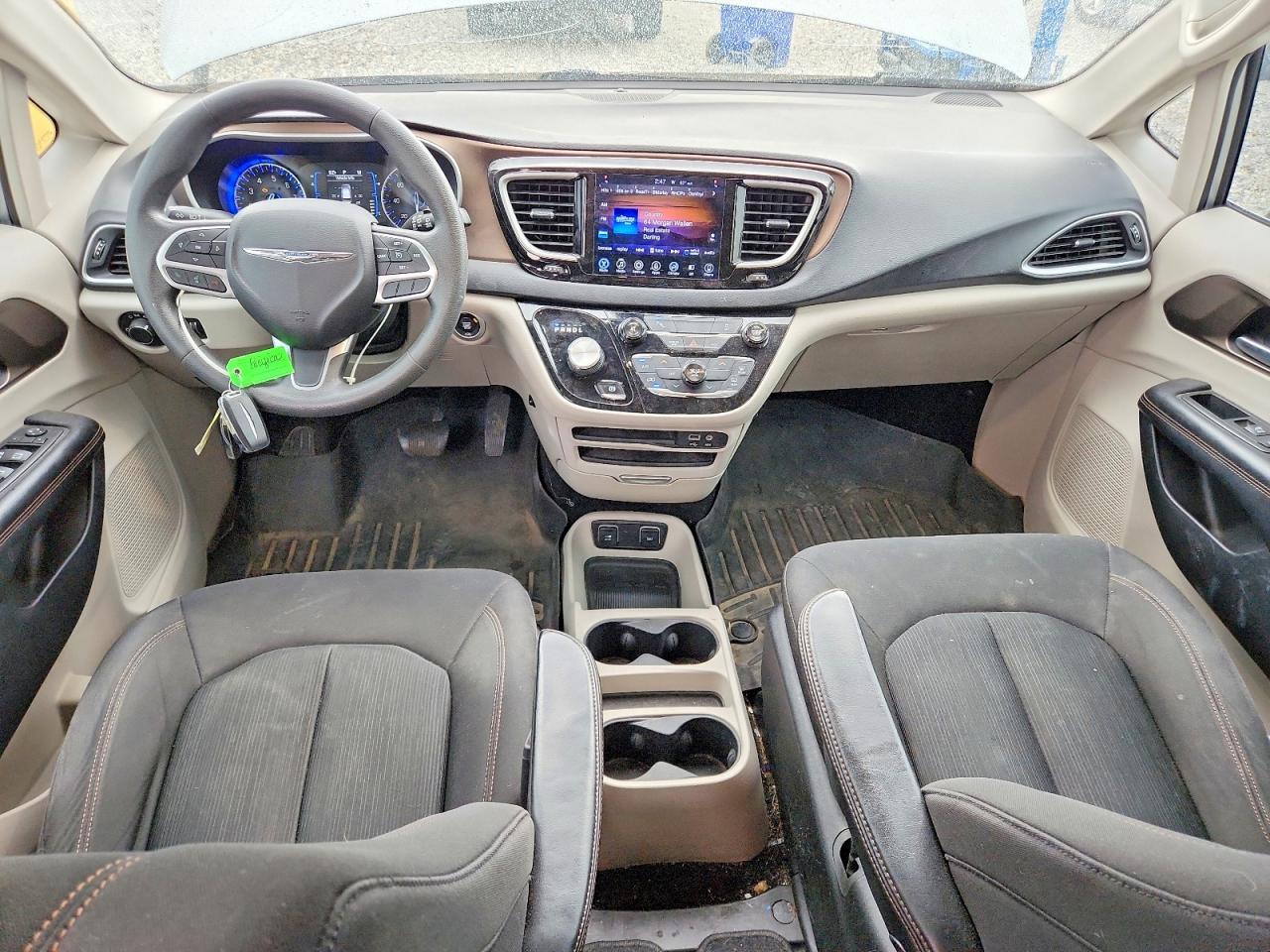 2C4RC1DG3HR517628 · 2017 CHRYSLER PACIFICA · 8/13