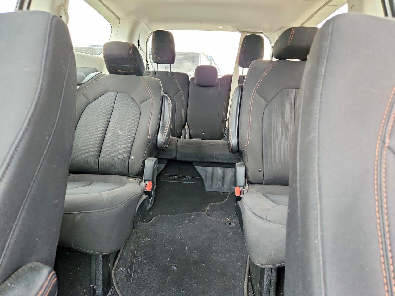 2C4RC1DG3HR517628 · 2017 CHRYSLER PACIFICA · 10/13
