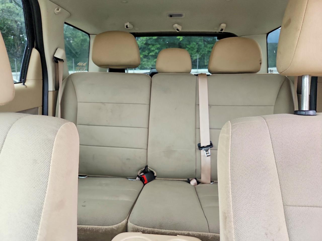 1FMCU0D71AKD25864 · 2010 FORD ESCAPE · 10/13
