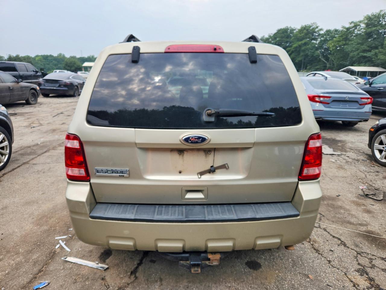 1FMCU0D71AKD25864 · 2010 FORD ESCAPE · 6/13