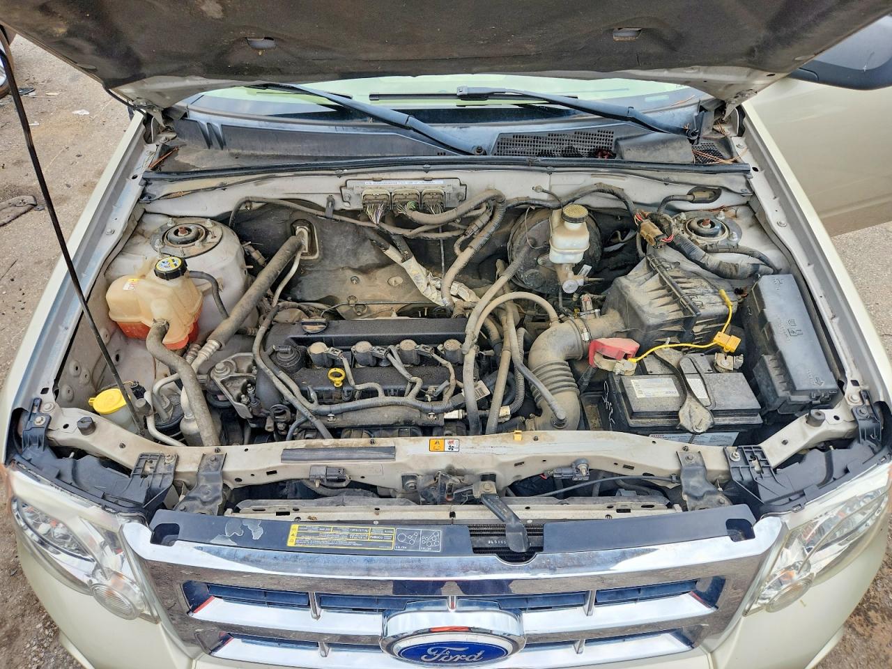 1FMCU0D71AKD25864 · 2010 FORD ESCAPE · 12/13