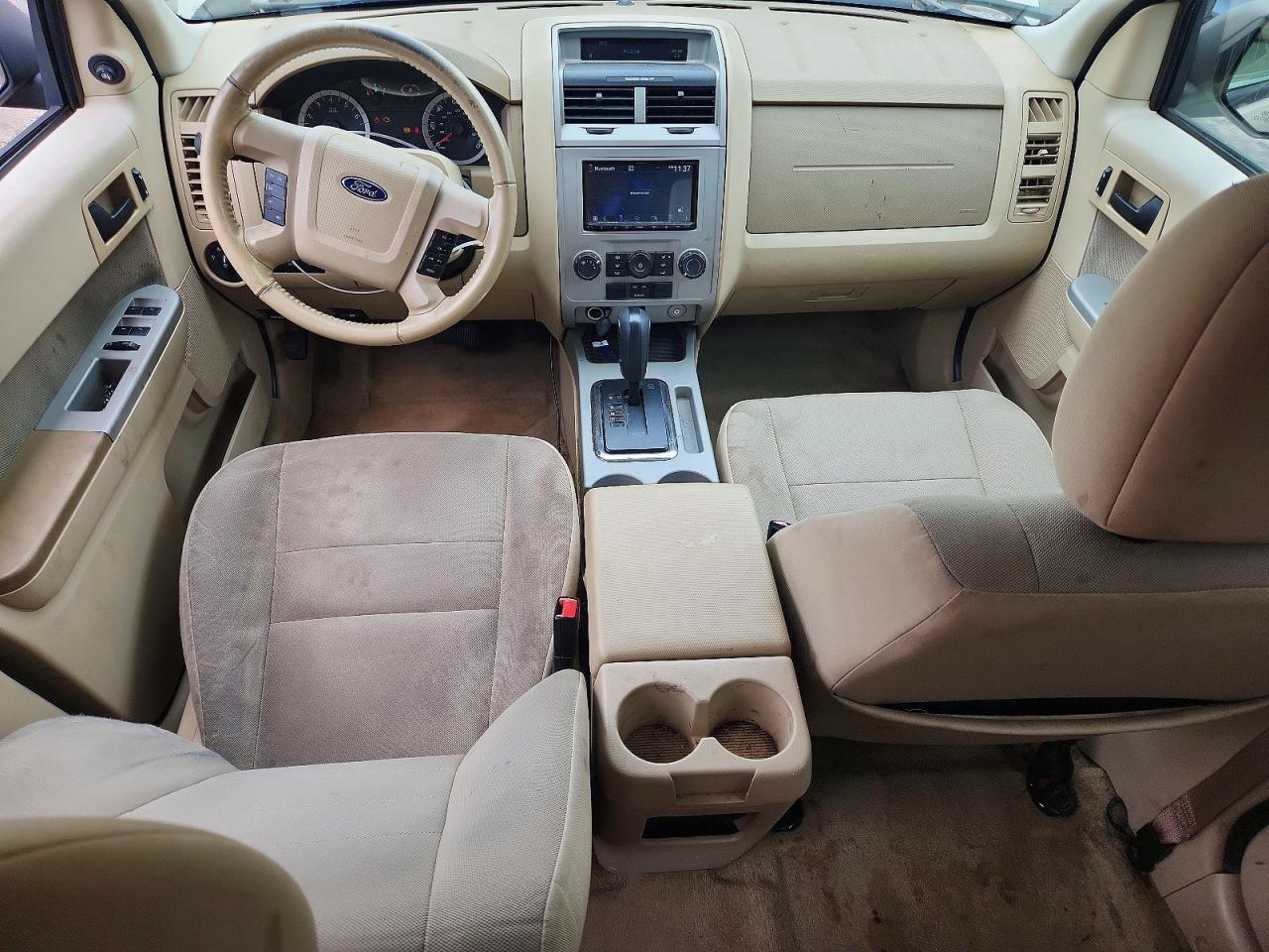 1FMCU0D71AKD25864 · 2010 FORD ESCAPE · 8/13