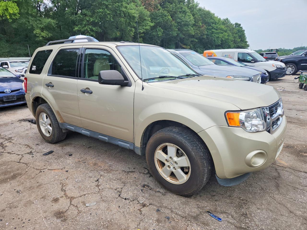 1FMCU0D71AKD25864 · 2010 FORD ESCAPE · 4/13