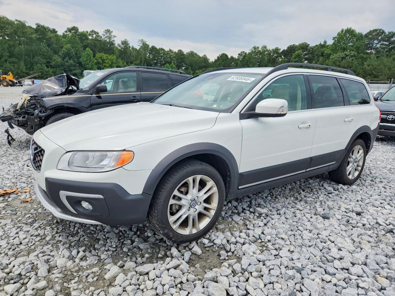 YV4612NK4G1241395 · 2016 VOLVO XC70