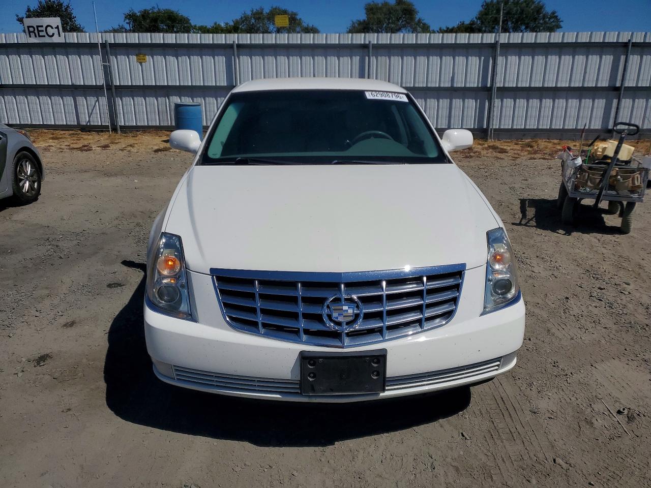 1G6KD57Y58U211160 · 2008 CADILLAC DTS · 5/12
