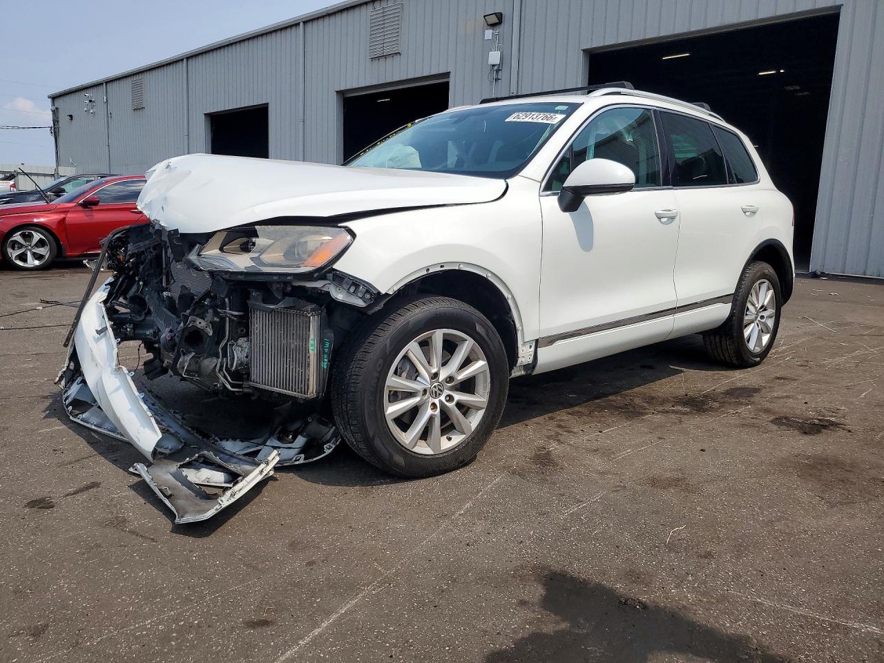 WVGEP9BP0ED007915 · 2014 VOLKSWAGEN TOUAREG
