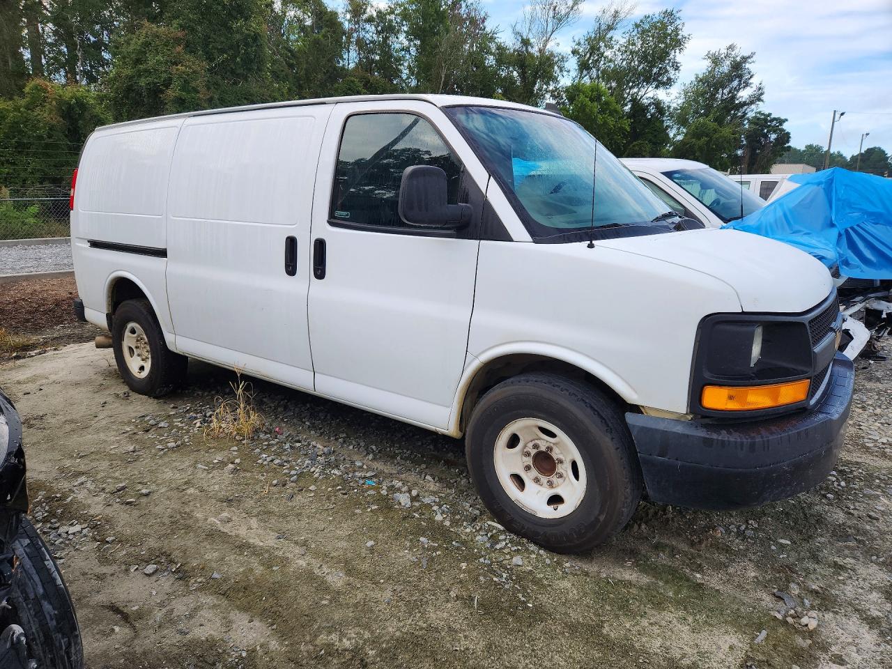 1GCWGAF10H1179643 · 2017 CHEVROLET EXPRESS G2500 · 4/13