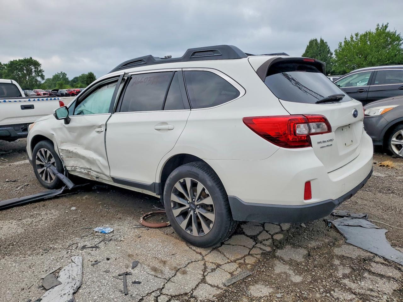 4S4BSBLC3F3281198 · 2015 SUBARU OUTBACK · 2/13