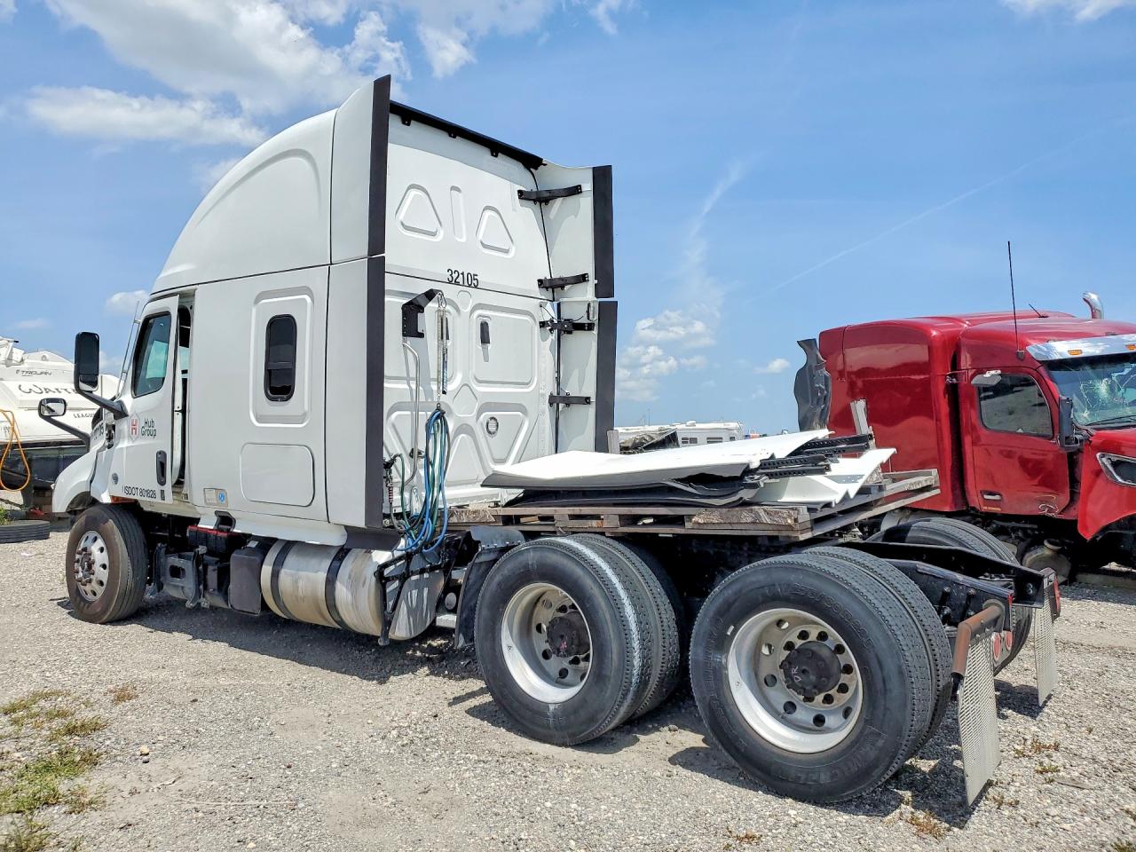 3AKJHPDV5NSNH9769 · 2022 FREIGHTLINER CASCADIA 116 · 2/14