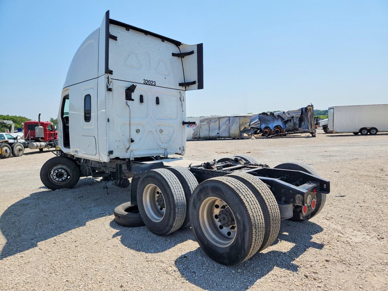 3AKJHPDV3NSNH9687 · 2022 FREIGHTLINER CASCADIA 116 · 2/14
