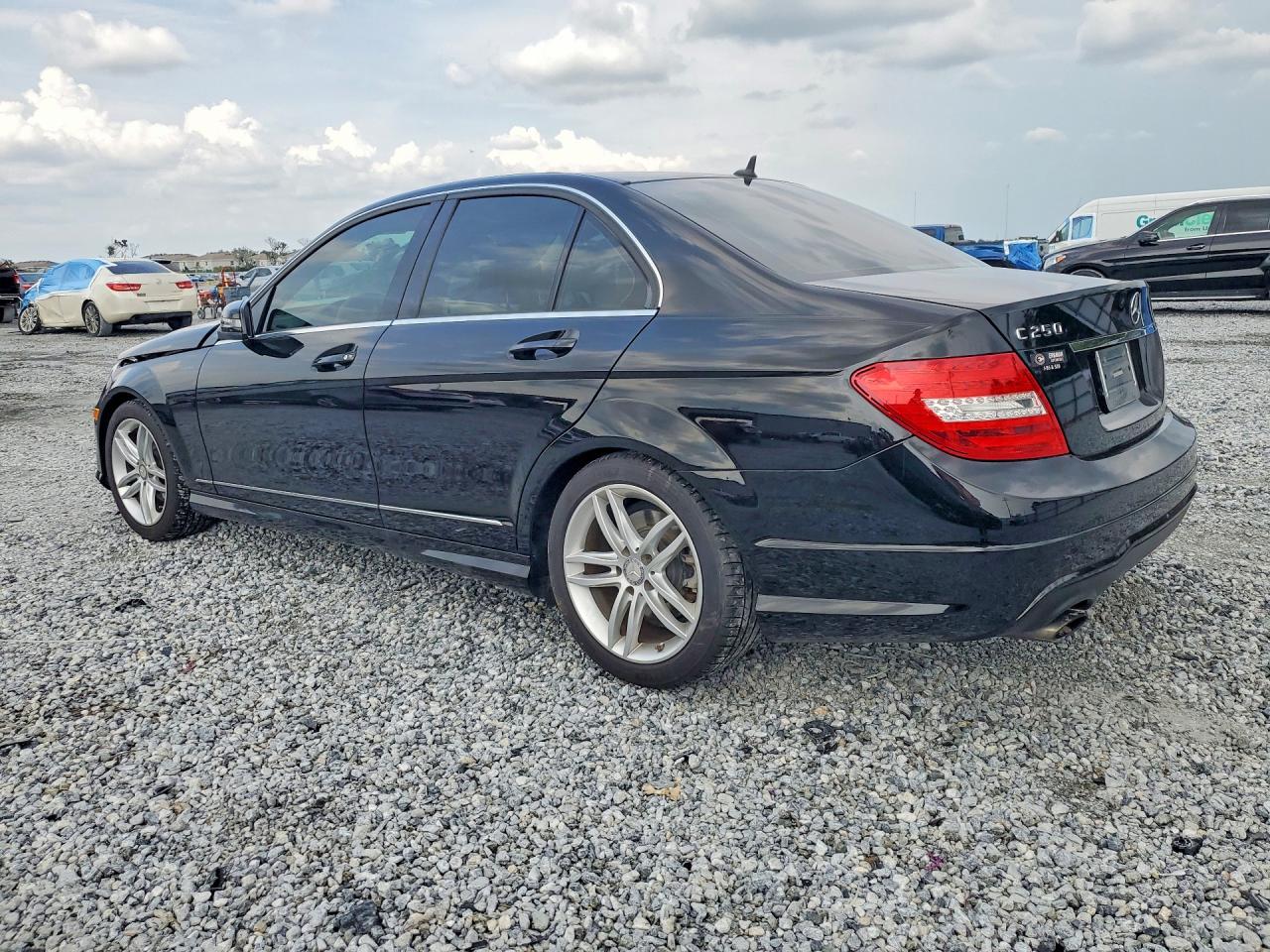 WDDGF4HB5EG233709 · 2014 MERCEDES-BENZ C · 2/13
