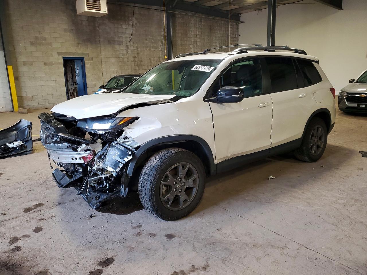 5FNYF8H63RB018922 · 2024 HONDA PASSPORT