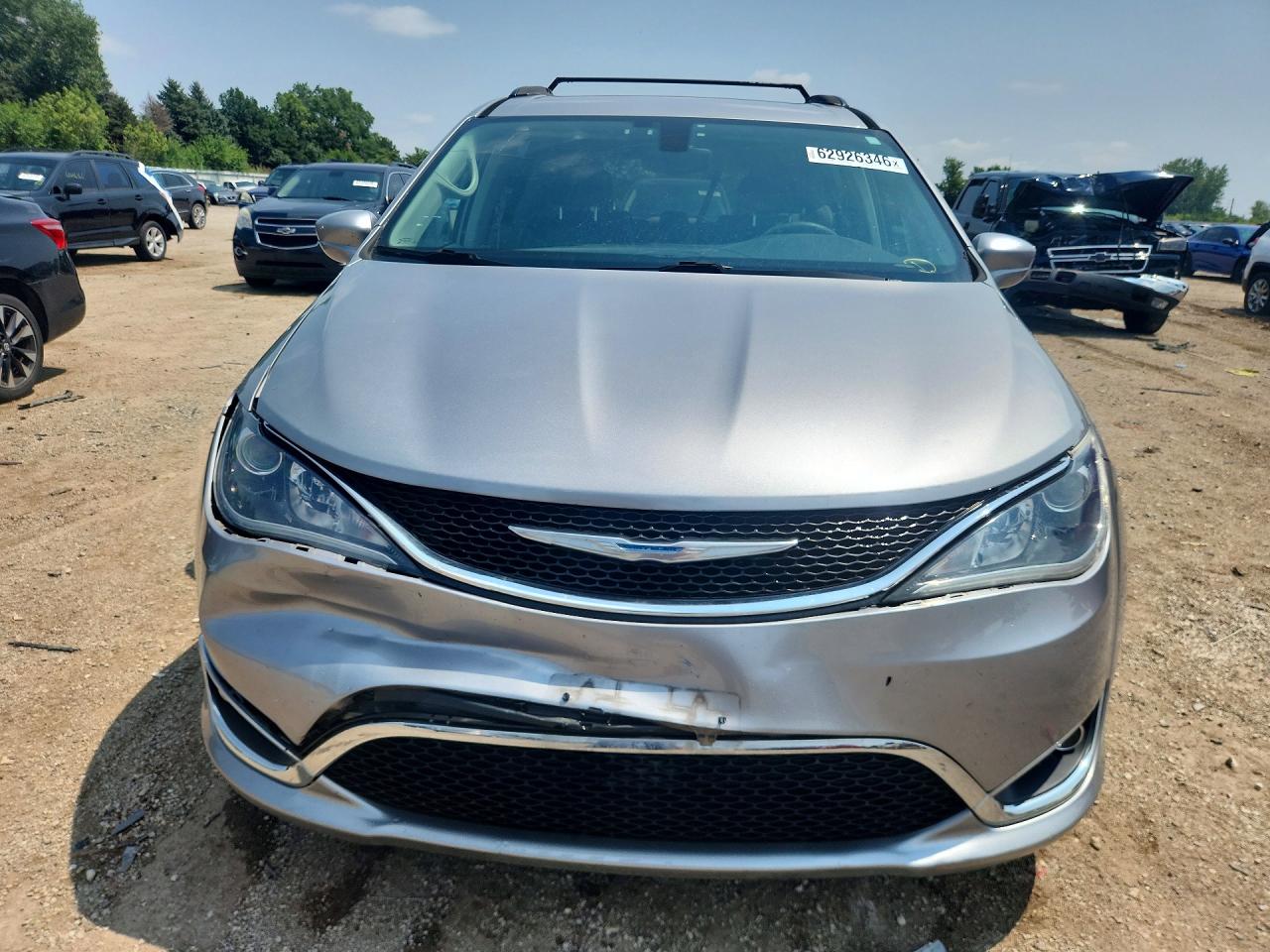 2C4RC1BG9HR668556 · 2017 CHRYSLER PACIFICA · 5/13