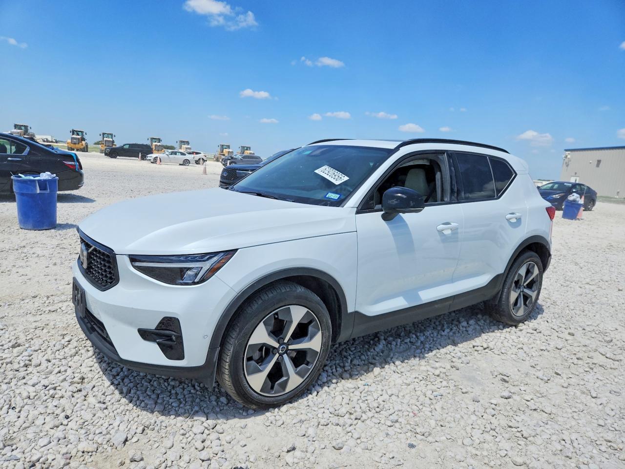 YV4L12UW5P2952508 · 2023 VOLVO XC40