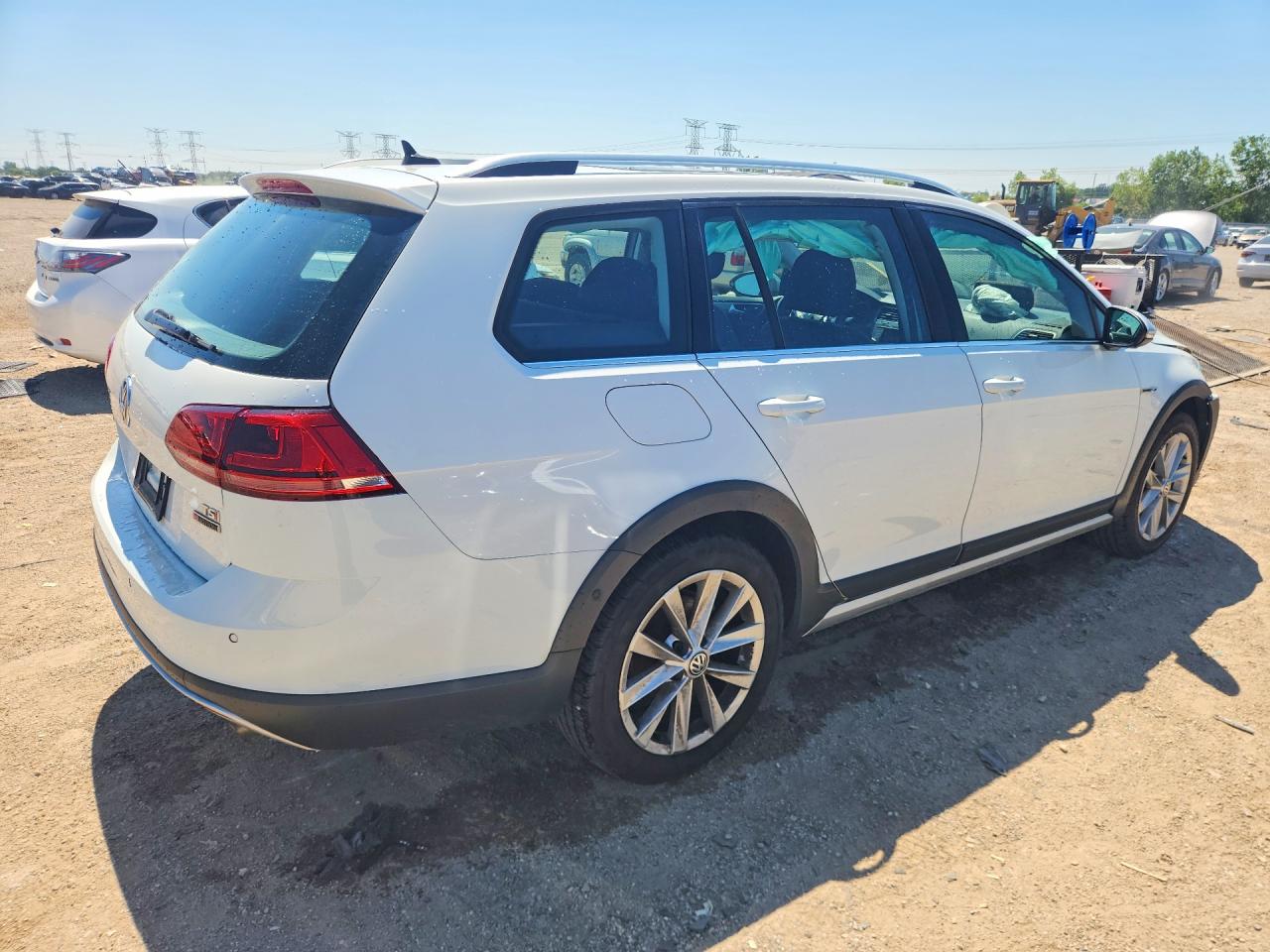 3VWM17AUXHM544312 · 2017 VOLKSWAGEN GOLF ALLTRACK · 3/12