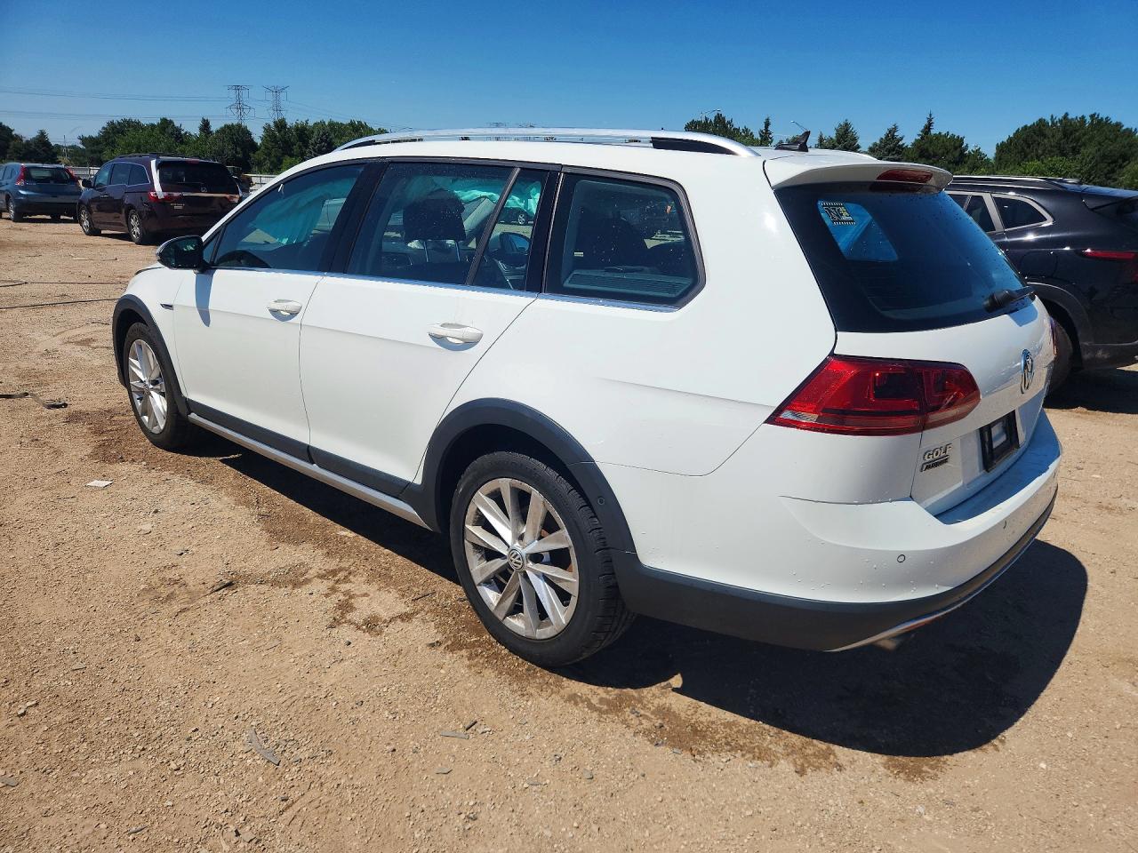 3VWM17AUXHM544312 · 2017 VOLKSWAGEN GOLF ALLTRACK · 2/12