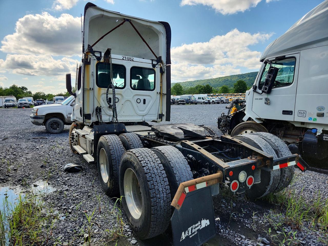 3AKJHTDV6MSMS7978 · 2021 FREIGHTLINER CASCADIA 116 · 2/13