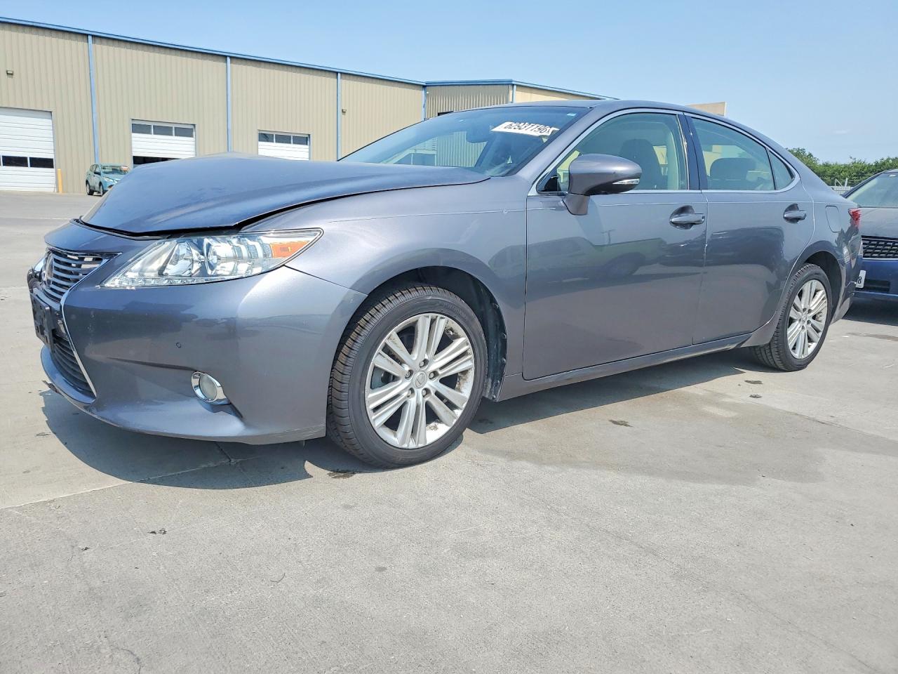 JTHBK1GGXF2157834 · 2015 LEXUS ES