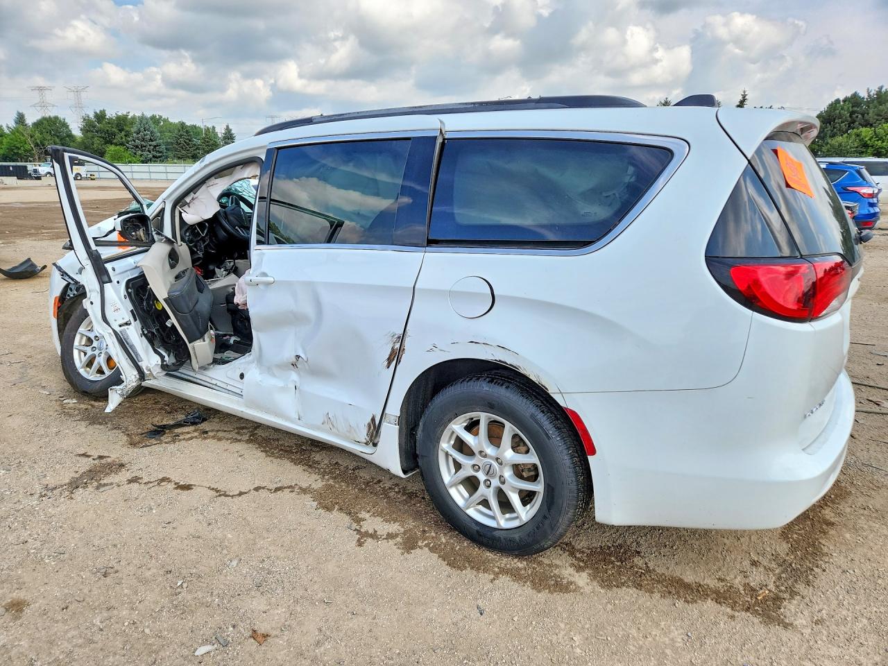 2C4RC1DG7MR504505 · 2021 CHRYSLER VOYAGER · 2/13