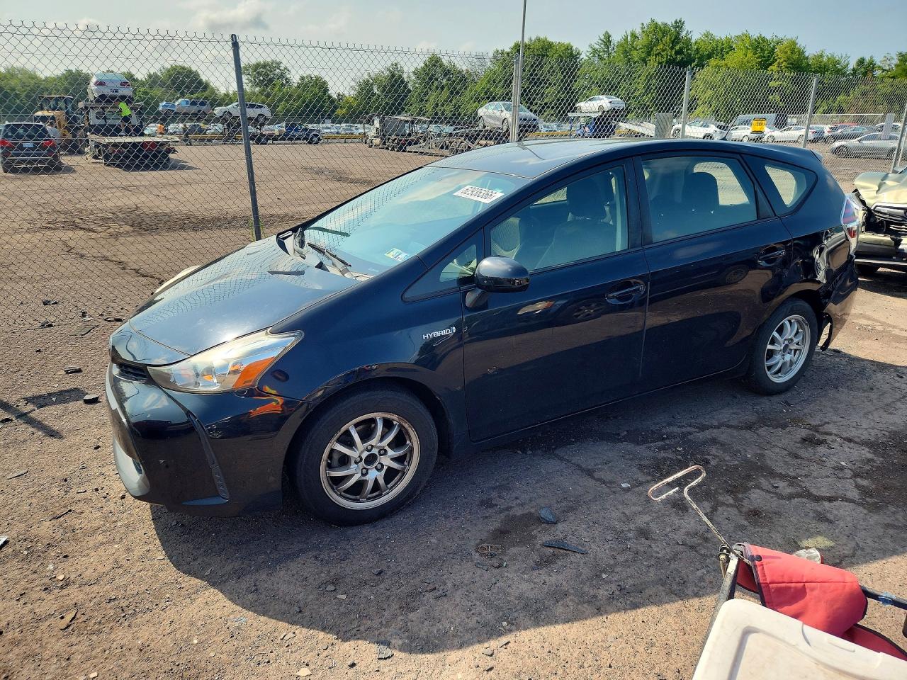 JTDZN3EU0GJ045515 · 2016 TOYOTA PRIUS V