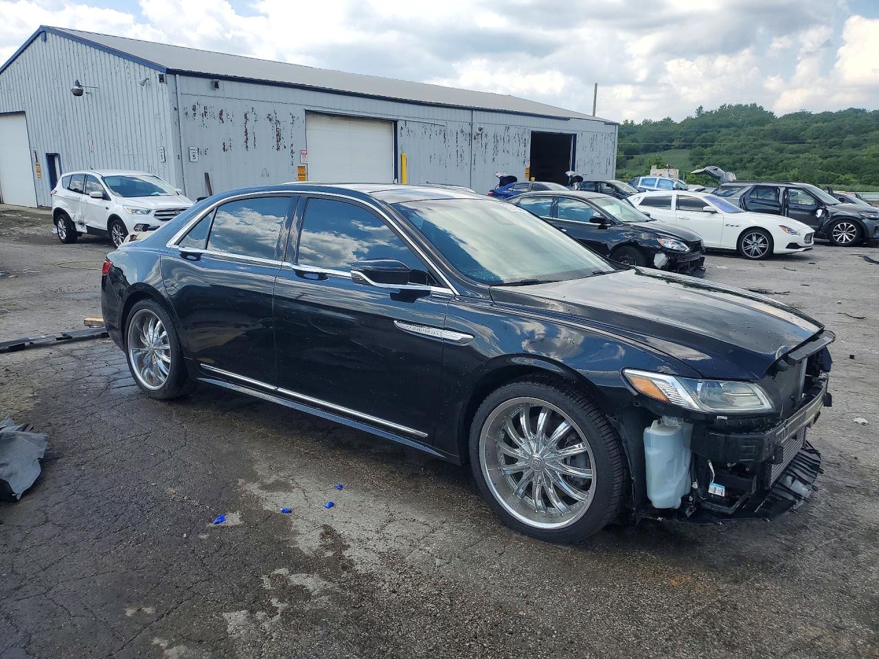 1LN6L9NC7H5605555 · 2017 LINCOLN CONTINENTAL · 4/12