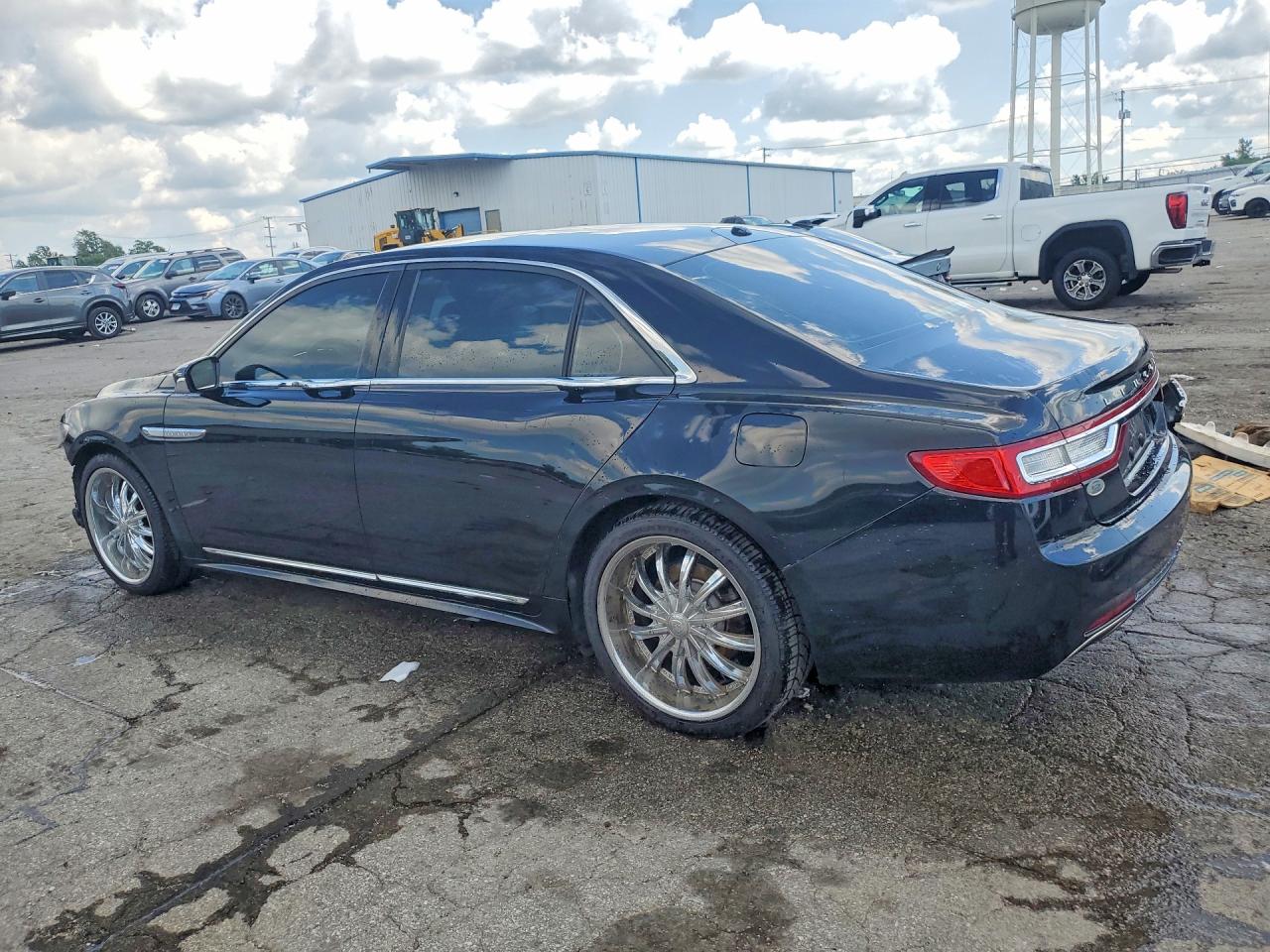 1LN6L9NC7H5605555 · 2017 LINCOLN CONTINENTAL · 2/12