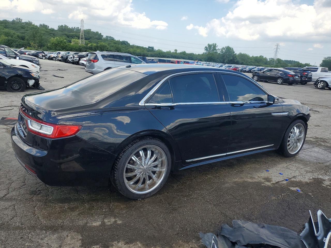 1LN6L9NC7H5605555 · 2017 LINCOLN CONTINENTAL · 3/12
