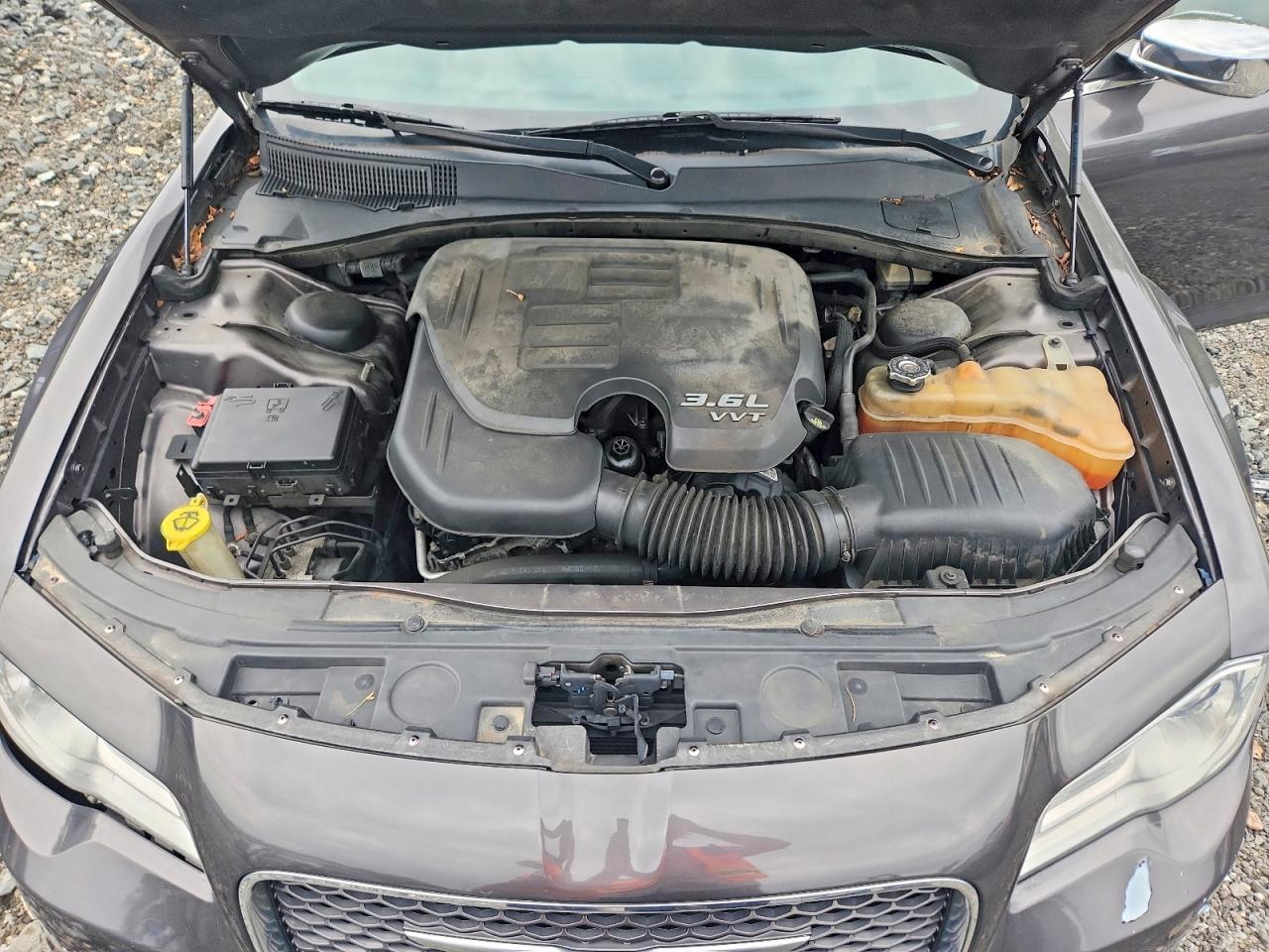 2C3CCAEG2GH181757 · 2016 CHRYSLER 300C · 11/12