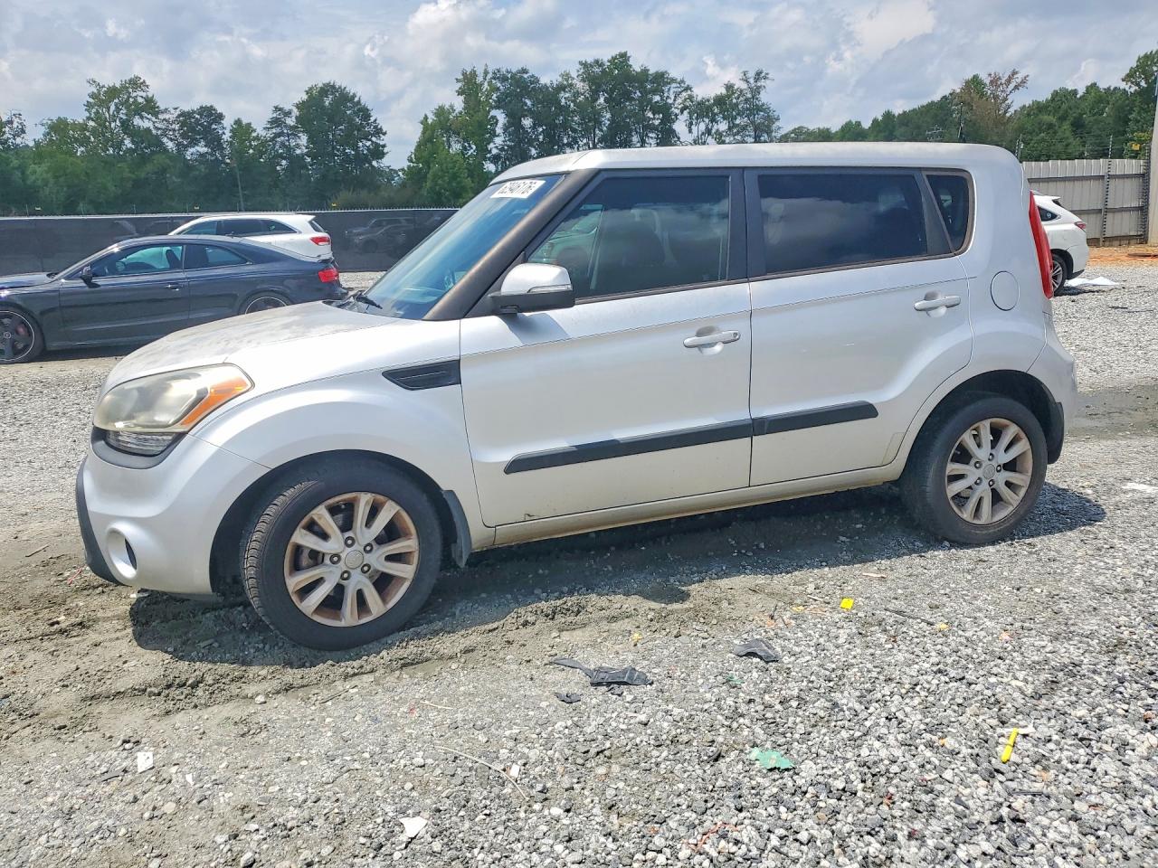 KNDJT2A64D7581056 · 2013 KIA SOUL