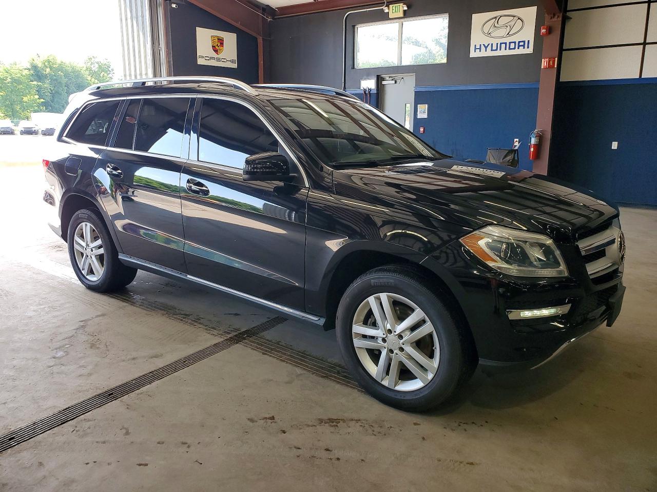 4JGDF6EE8FA452512 · 2015 MERCEDES-BENZ GL · 4/13