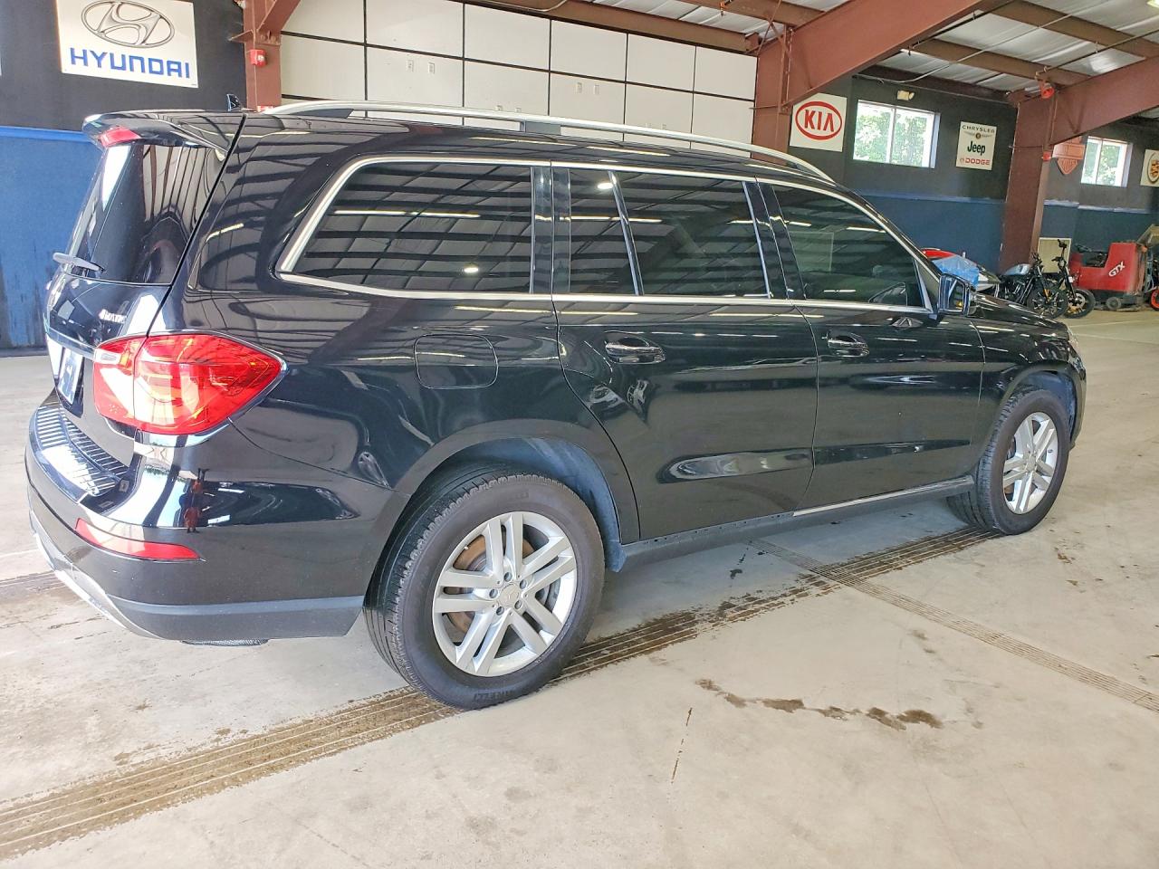 4JGDF6EE8FA452512 · 2015 MERCEDES-BENZ GL · 3/13