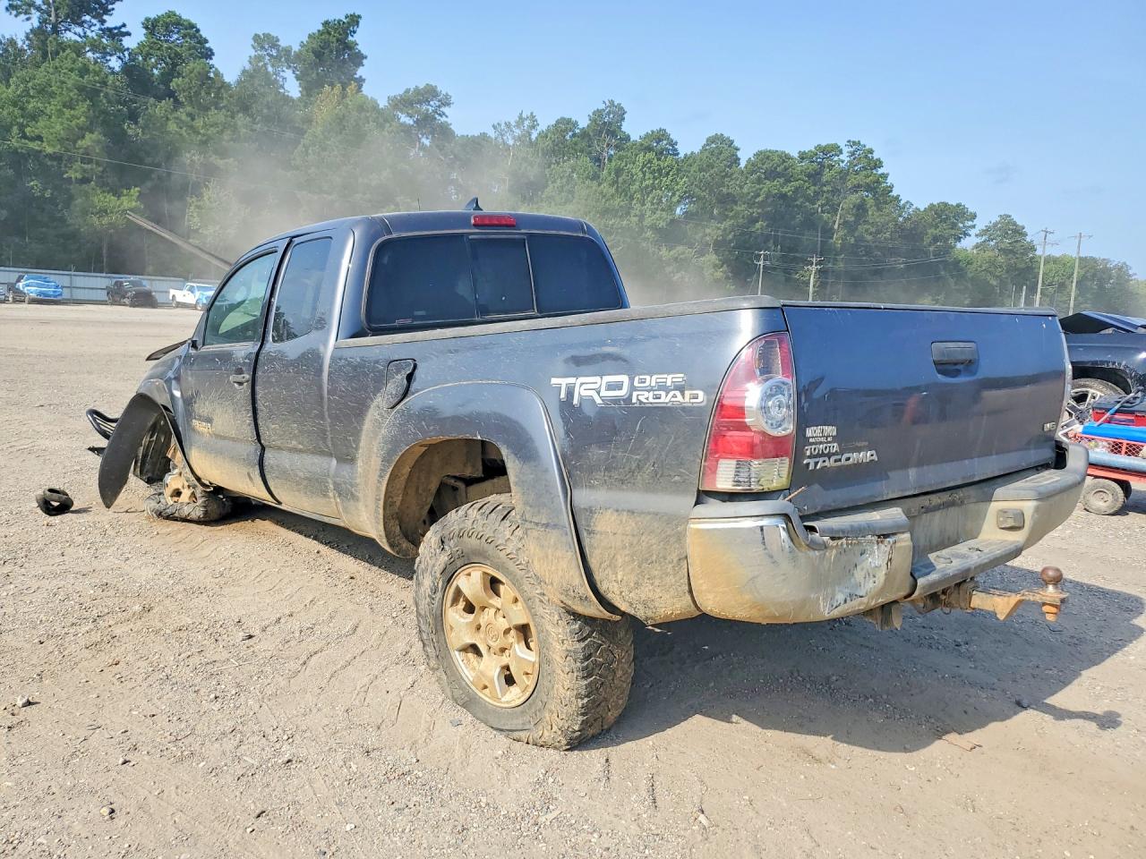 5TFUU4EN8FX145062 · 2015 TOYOTA TACOMA · 2/12