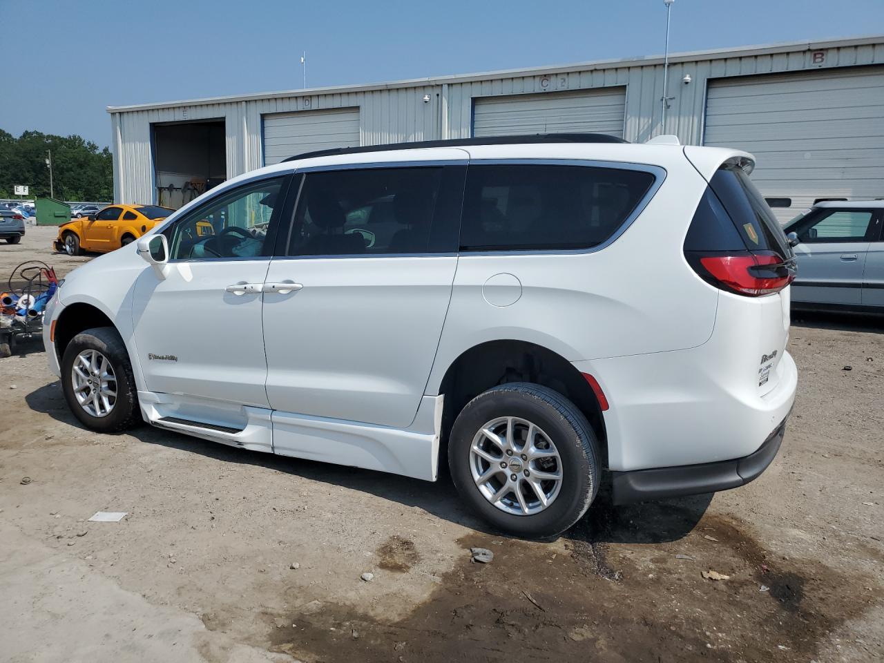 2C4RC1BG6NR159682 · 2022 CHRYSLER PACIFICA · 2/12