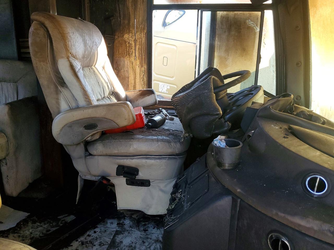4UZAAHBS43CL80179 · 2003 FREIGHTLINER UNKNOWN · 5/10