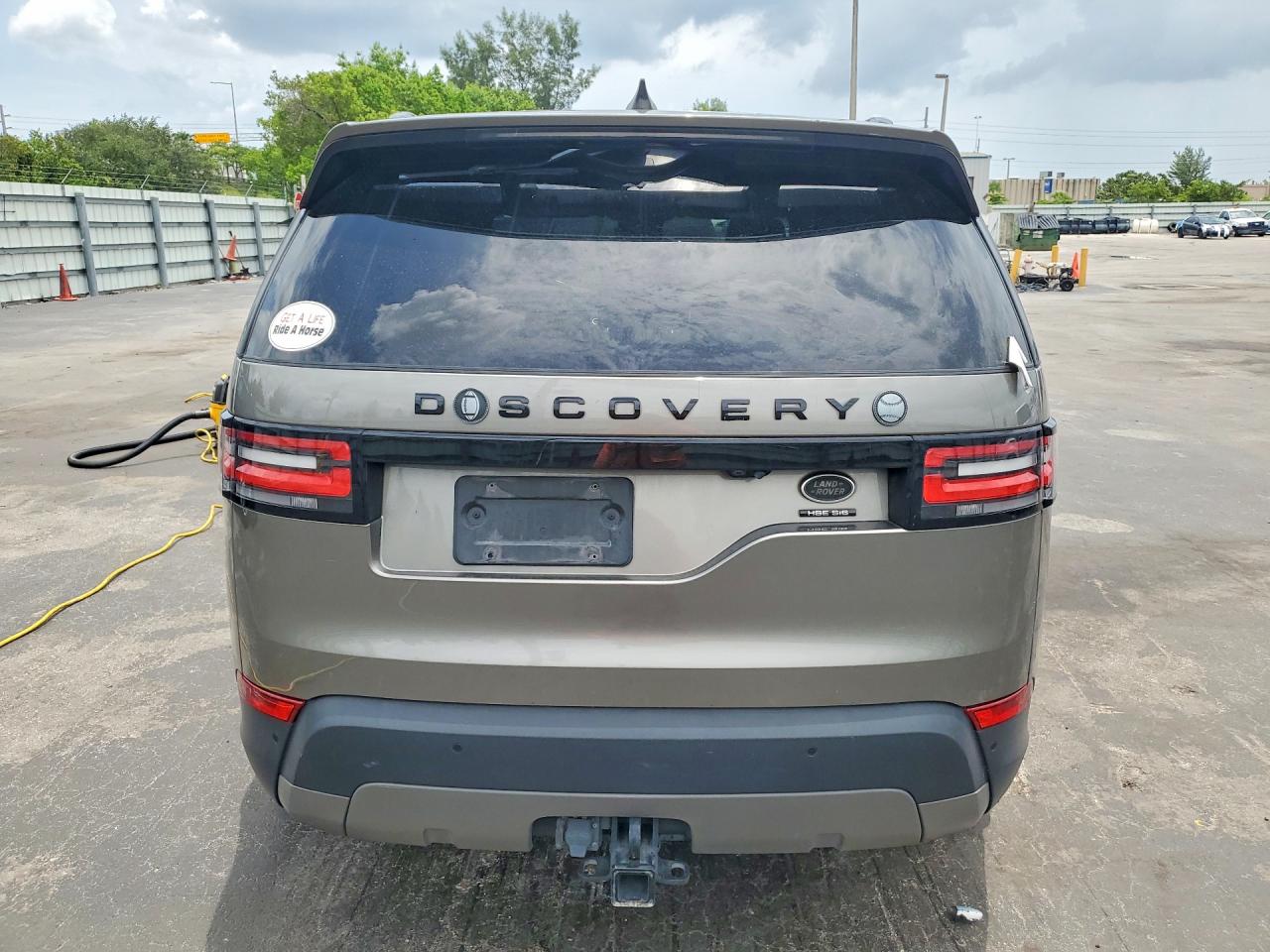 SALRT2RVXJA059313 · 2018 LAND ROVER DISCOVERY · 6/13